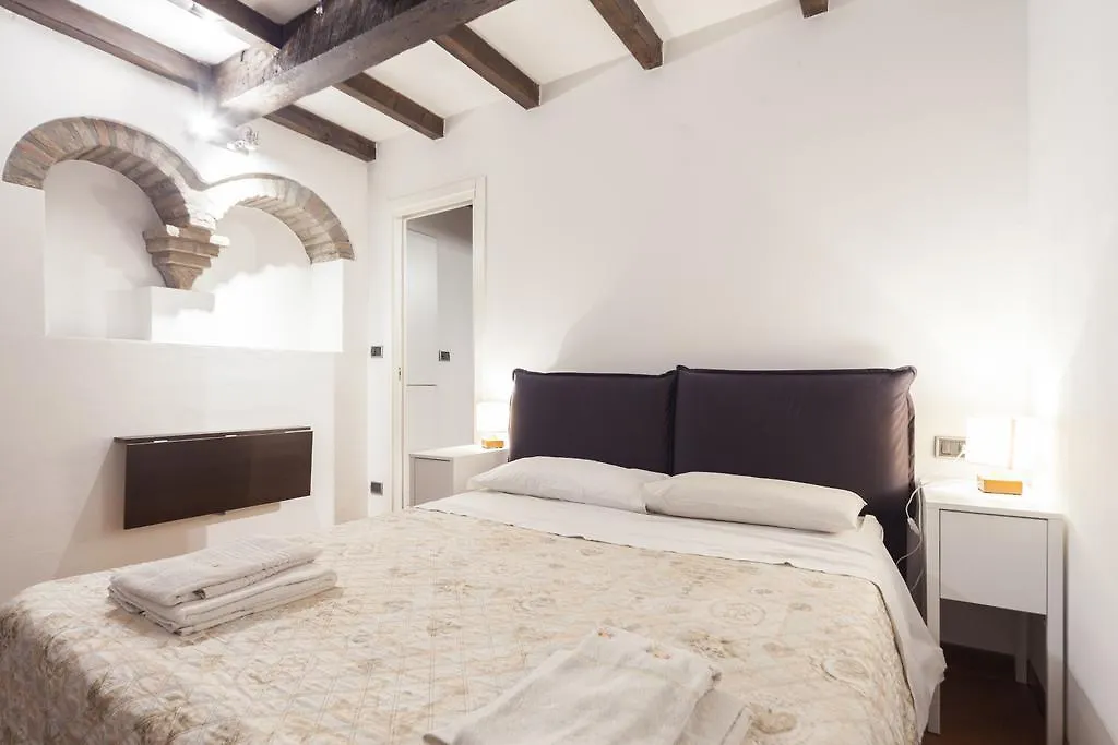Ludovico de Varthema, Bologna Appartamento Italia